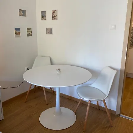 Aranyhid B-1 Apartman 巴拉顿菲赖德